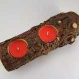 tronco-pinheiro-2-velas-vermelhas-foto-3